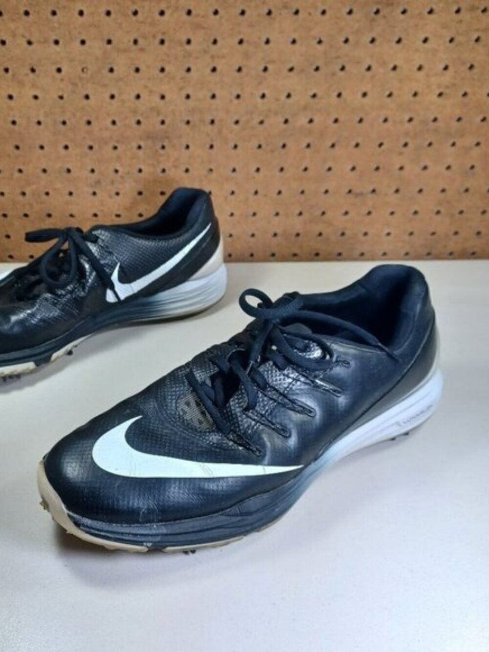 Nike mens black an white Lunar Control 4 golf shoes 13 M